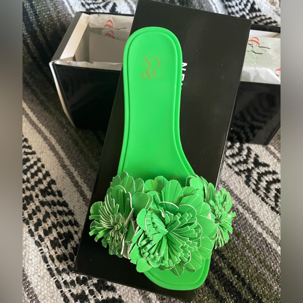 NEW YORK & COMPANY
Anella Women's Sandal Green